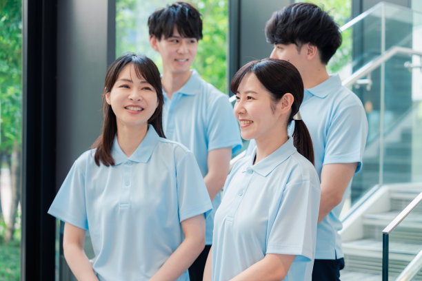 享受福利领域工作的员工图片下载