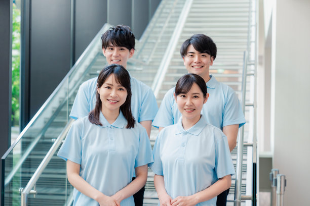 享受福利领域工作的员工图片下载