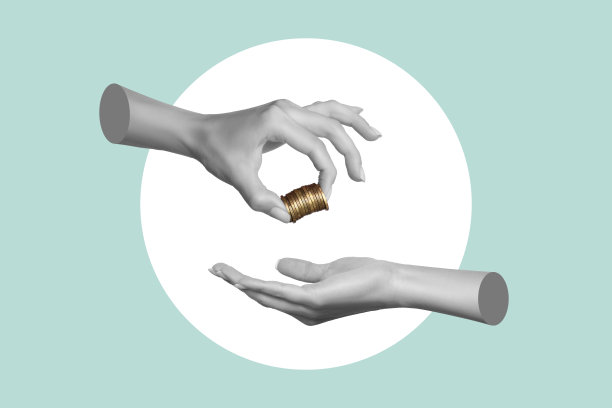 女人的手拿着硬币，把它们递给男人图片下载