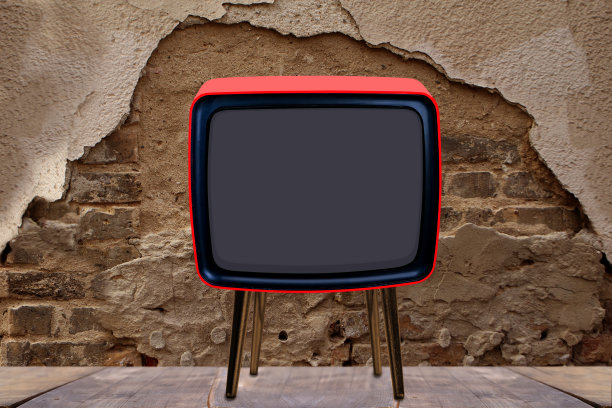 带有空白屏幕的老式模拟电视，1970-1980年，过时，现代化或技术革命的概念，时尚的模型，视频模板，为设计师提供复制空间的背景图片下载