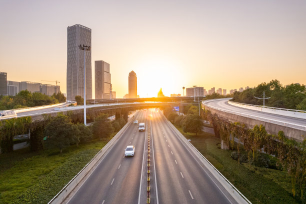 日落城市道路图片下载