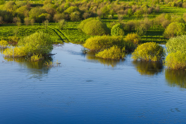 索罗特河沿岸，俄罗斯乡村风景照片图片下载