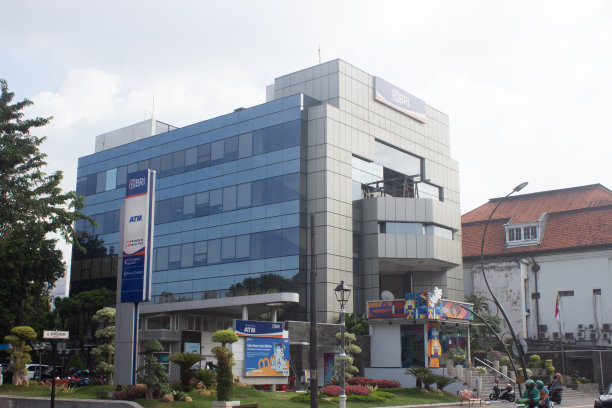 泗水老城附近的印尼人民银行(Kota Tua Surabaya)图片下载