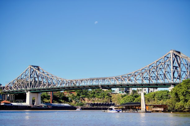 故事桥和霍华德史密斯码头:布里斯班标志性的海滨图片下载