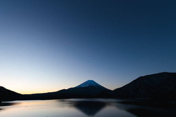 富士山是日本的世界自然遗产图片下载
