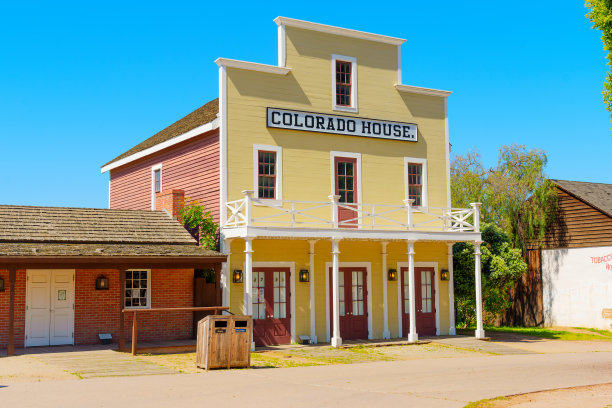 位于圣地亚哥老城的科罗拉多之家博物馆大楼图片下载