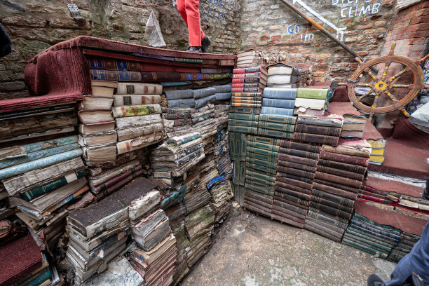 威尼斯Acqua Alta图书馆书店图片下载