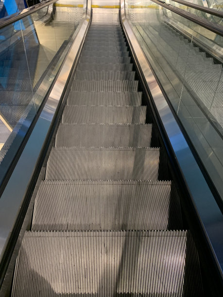 机修工楼梯图片下载