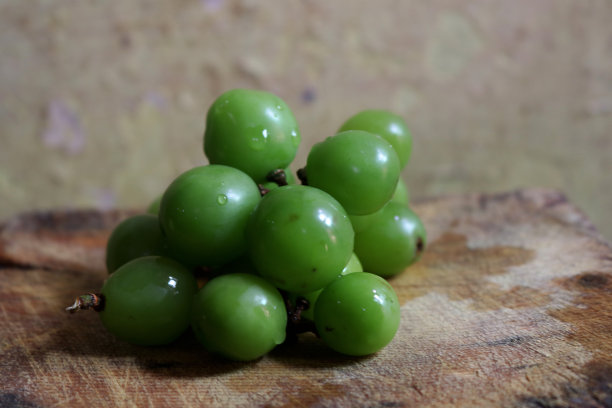 绿葡萄的照片，这种水果很新鲜，很甜图片下载
