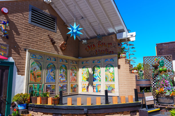 老城市场的彩色舞台图片下载