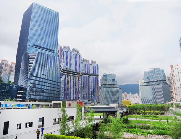 香港九龙启德区的空侧及启德站广场图片下载
