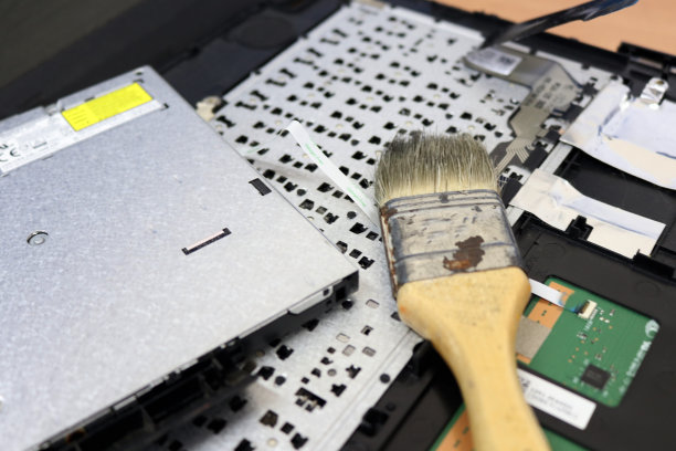 笔记本电脑拆卸、清洁和维修的照片图片下载