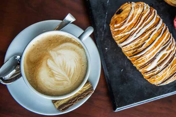 早餐、午餐和晚餐的美食摄影。照片采用选择性聚焦和浅景深图片下载