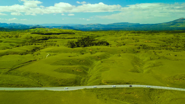 日本美丽的绿色草原的照片图片下载
