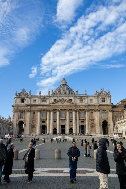 梵蒂冈城罗马的圣彼得广场和圣彼得大教堂图片下载