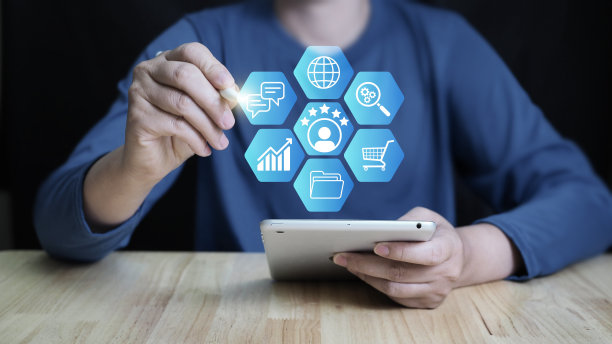 客户满意度。客户调查和反馈分析。在市场营销中使用人工智能和自动化技术进行客户服务。图片下载