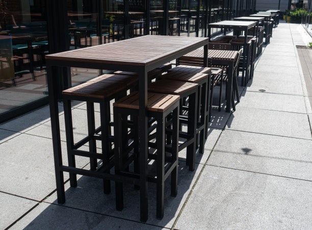 采购产品街餐厅表，空咖啡馆表，小酒馆座位，酒吧露台，户外餐厅，自助餐厅图片下载
