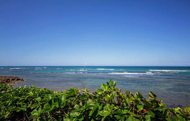 一艘帆船的剪影海景图片下载