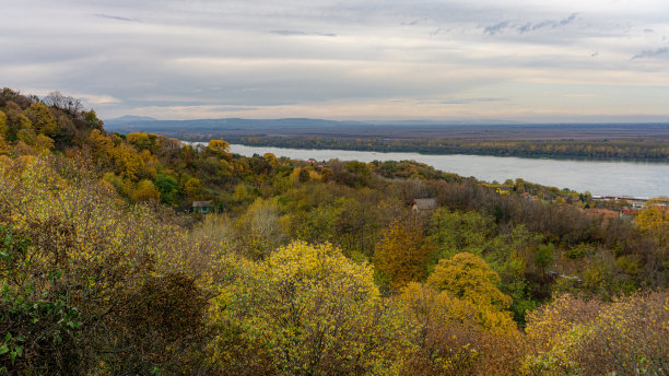 视野开阔。图片下载