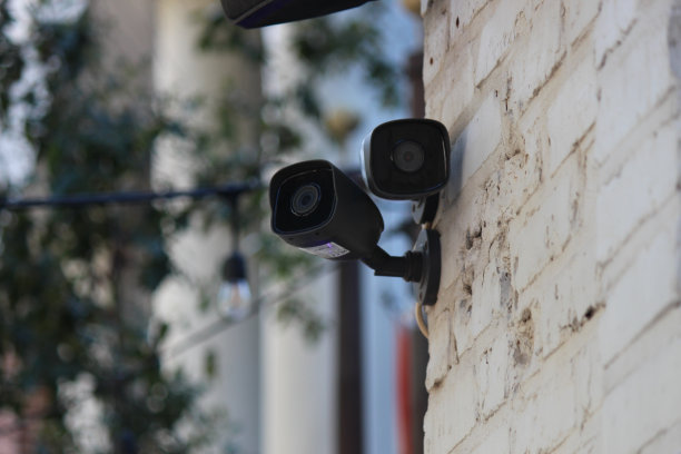 户外安全摄像头监控-库存照片图片下载