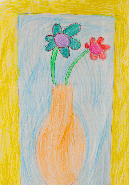 装有鲜花的花瓶的儿童照片图片下载