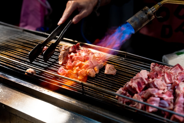 台湾台北夜市的街头小吃。图片下载