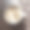 阳光下，棕色木桌上的咖啡杯里放着卡布奇诺，方形照片图片下载