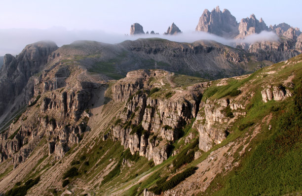 南蒂罗尔地区白云石国家公园的山峰照片图片下载