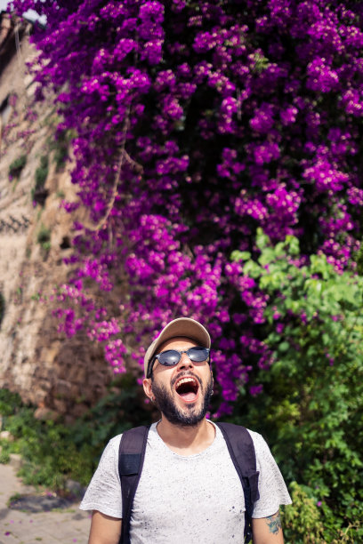 春季疲劳使人舒展筋骨图片下载