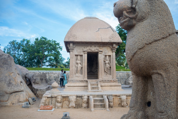Draupadi rath在联合国教科文组织世界遗产Mahabalipuram的照片。阿旃陀、埃洛拉、汉皮古石雕雕刻神圣朝圣、考古旅游、萨纳坦、洞穴、雕刻、岩石图片下载