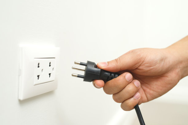 符合安全标准的家用电器插头图片下载