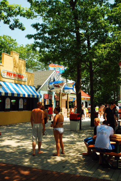 夏季美食法庭的决定图片下载