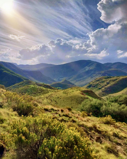 自然背景马塞卢令人惊叹的马洛蒂山景观•库存图片•莱索托王国，南非图片下载