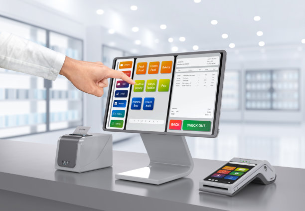 触摸屏销售点系统或收银机在桌面上与手指点图片下载