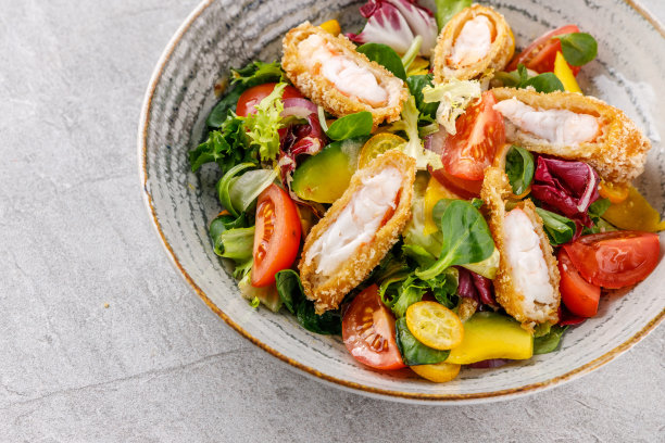 牛油果和虾沙拉在石头背景工作室食物照片18图片下载