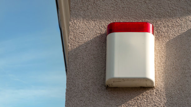 老式壁挂式警笛与红灯图片下载