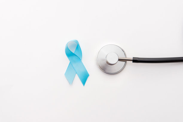 蓝丝带，白底听诊器，前列腺癌意识图片下载