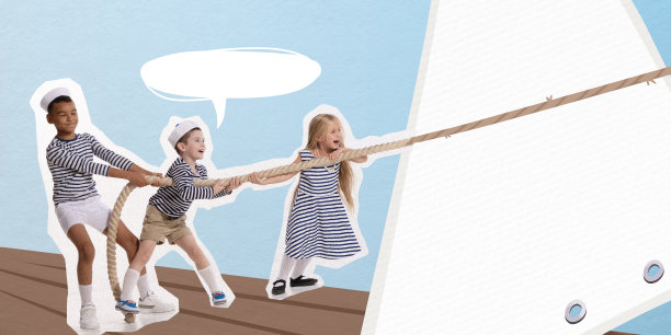 三个穿着水手条纹衣服的孩子在甲板上一起热情地拉绳子。笑，有趣，俏皮的心情。当代艺术拼贴。图片下载