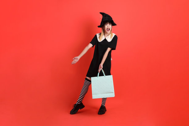 20多岁亚洲女人万圣节图片下载