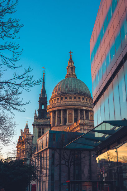 伦敦圣保罗大教堂的夜空图片下载