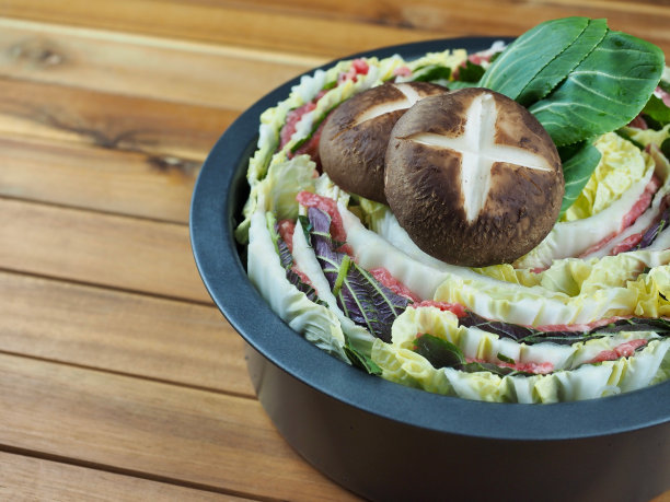 米弗维尔，牛肉和蔬菜纳贝，健康饮食图片下载