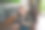 照片可爱自信成功的女性软件开发人员坐在扶手椅舒适的工作空间工作站室内图片下载