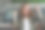 照片可爱的兴奋高兴的女人软件开发人员坐在扶手椅舒适的工作空间工作站室内图片下载