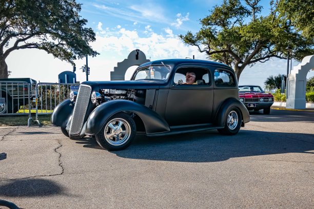 1935年雪佛兰大师豪华2门轿车图片下载