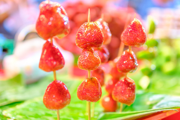 漂亮的糖衣草莓。唐虎路图片下载