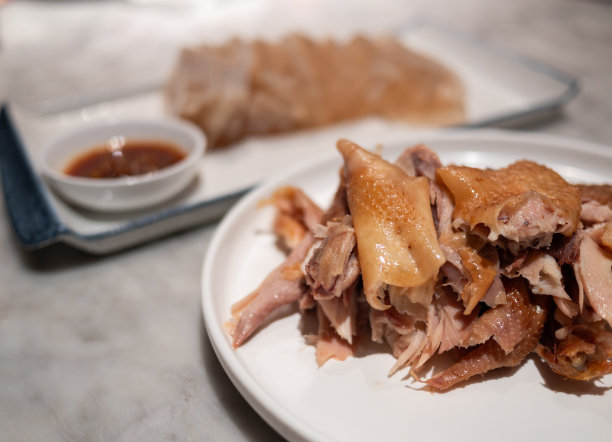 中式小吃:烟熏鸡图片下载