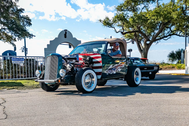 定制的1932年福特热杆双门跑车图片下载