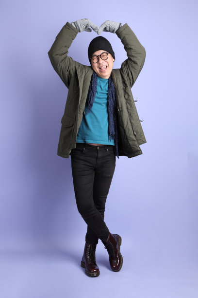 五十年代穿着冬装的男人图片下载