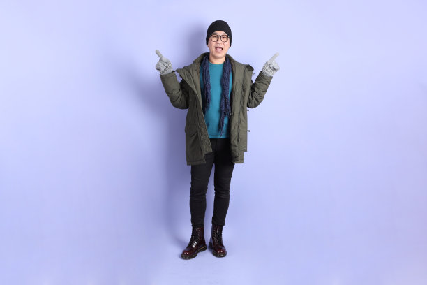 五十年代穿着冬装的男人图片下载