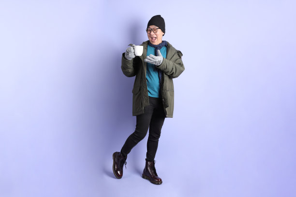 五十年代穿着冬装的男人图片下载